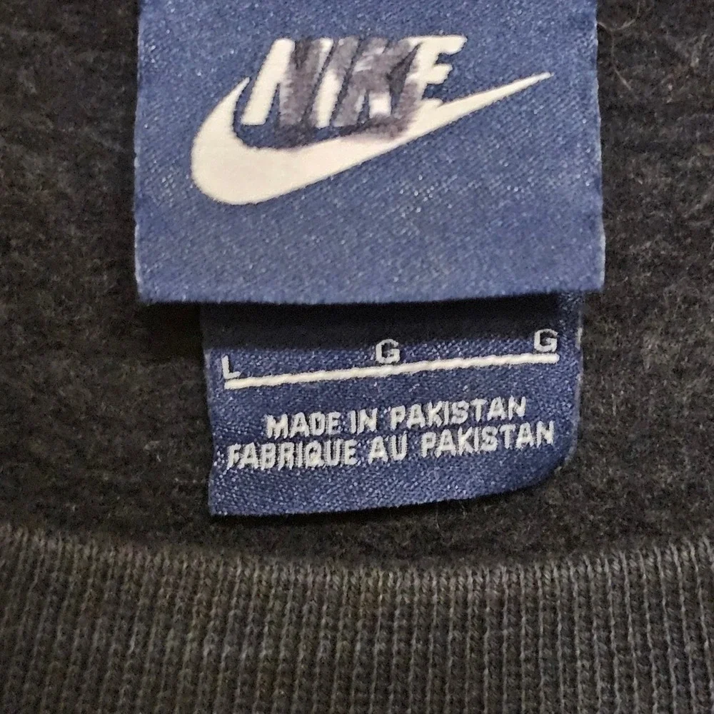 Nike Kings Ridge Basketball Crewneck Sweatshirt Black Mens Large Swoosh‎ Graphic